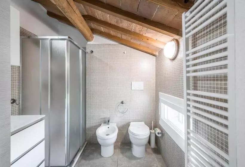 تختخواب و صبحانه La Casa Di Valeria   Modena