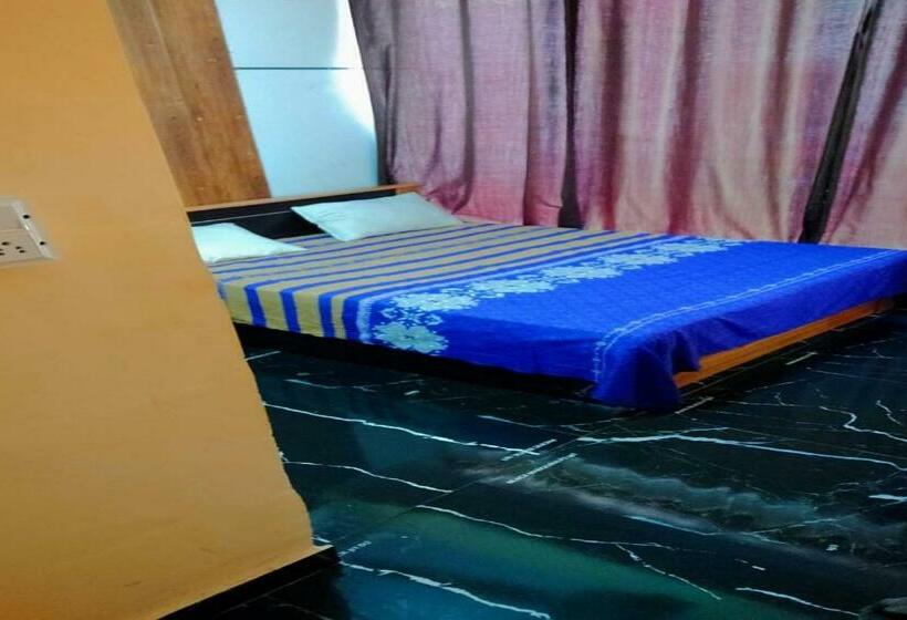 Hotel Oyo 85481 Kings Inn