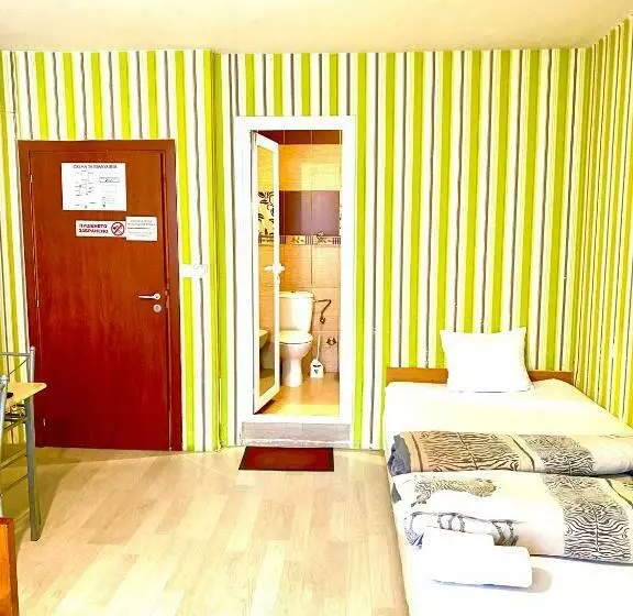هتل Pleven Rooms