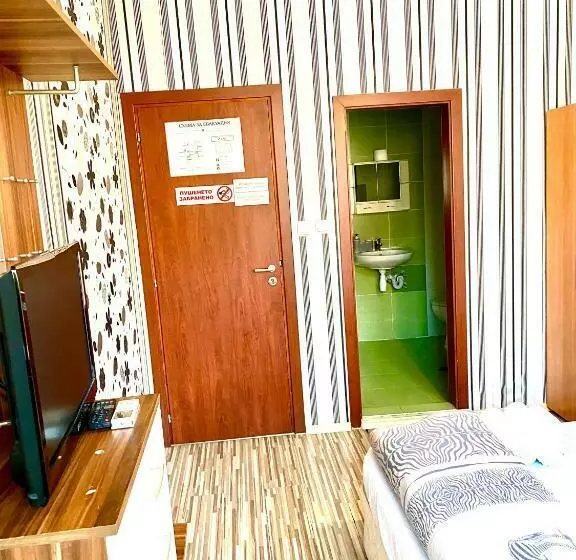 هتل Pleven Rooms