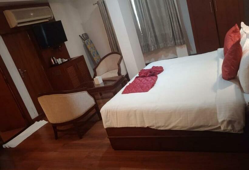 בית מלון כפרי Sreevalsam Residency Kulanada