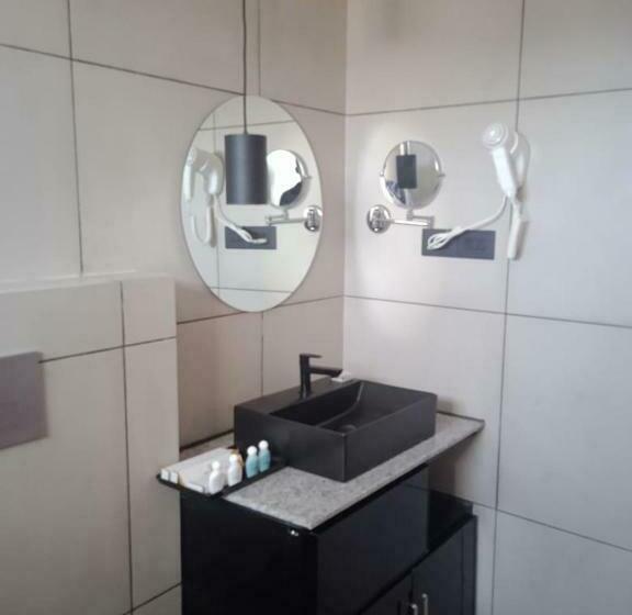 בית מלון כפרי Sreevalsam Residency Kulanada