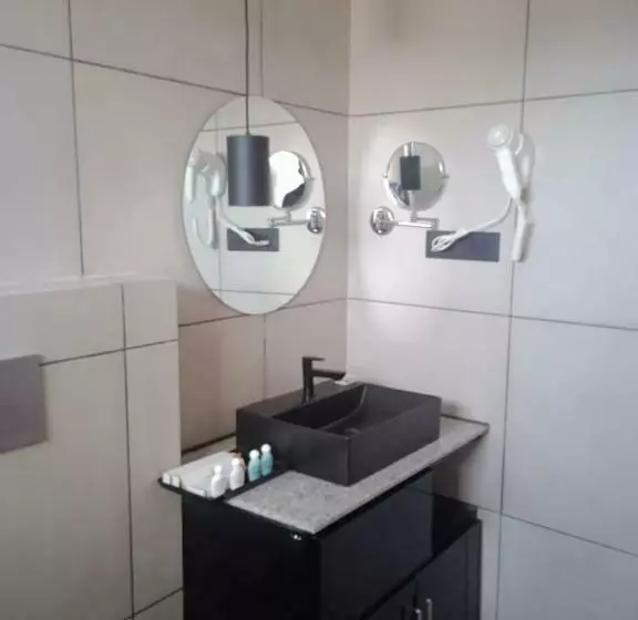 Hotelli Sreevalsam Residency Kulanada
