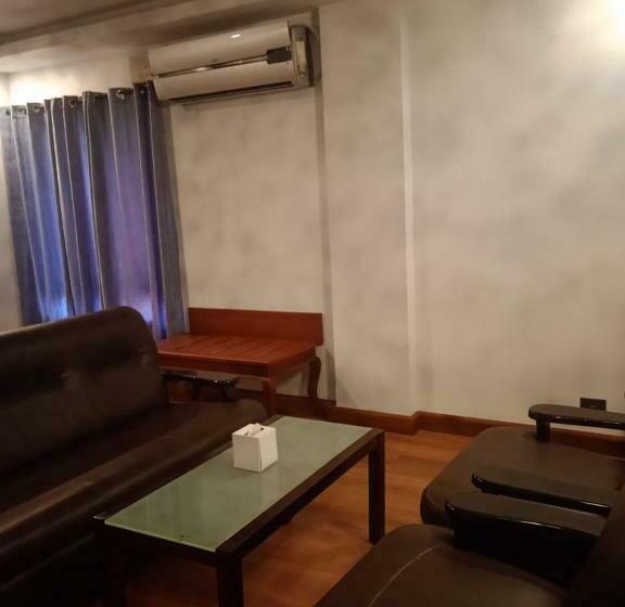 בית מלון כפרי Sreevalsam Residency Kulanada