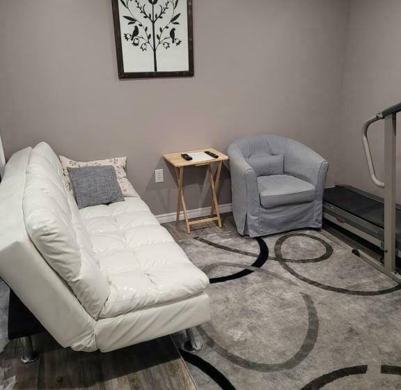 ペンション Adorable Studio Basement Suite In South Barrie