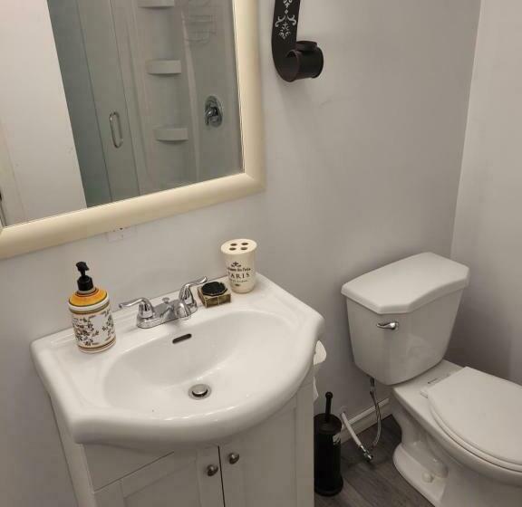 ペンション Adorable Studio Basement Suite In South Barrie