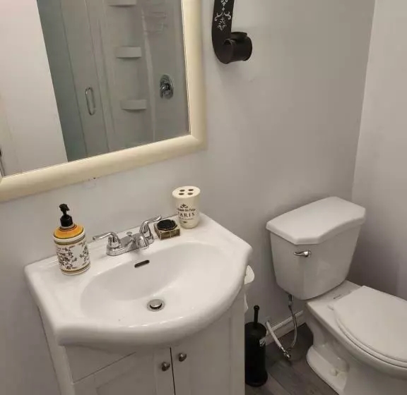 Majatalo Adorable Studio Basement Suite In South Barrie