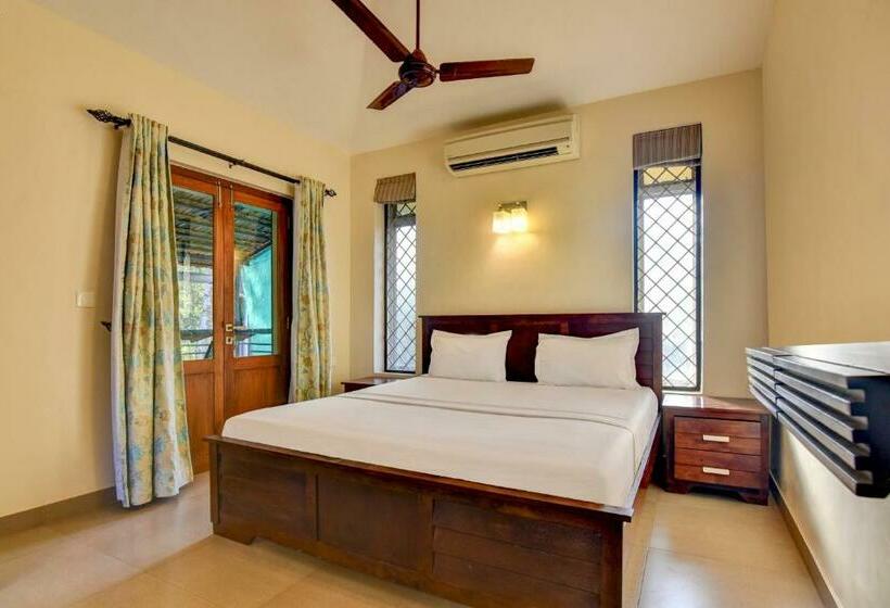 ホテル Oyo 85974 Kings Suits