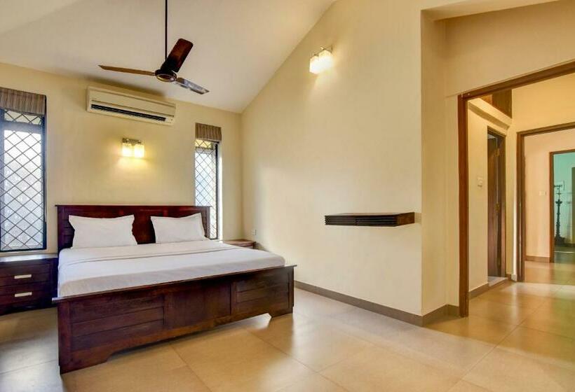 ホテル Oyo 85974 Kings Suits