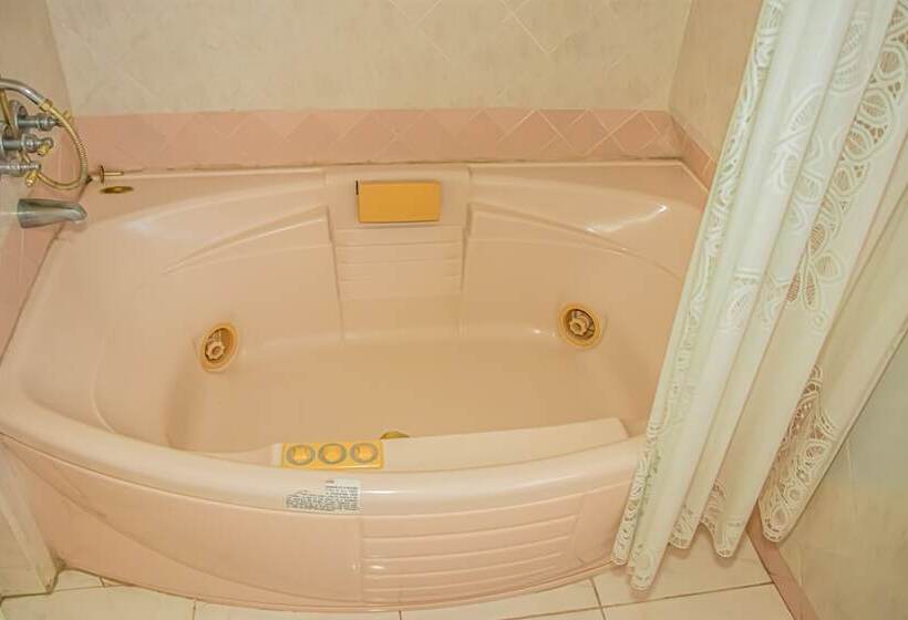 پانسیون The Whytehouse Villa