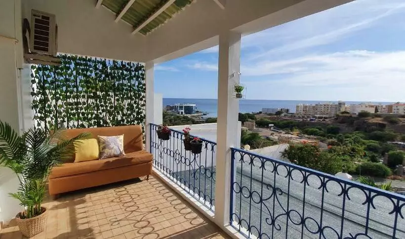 تختخواب و صبحانه Kelly Guest House