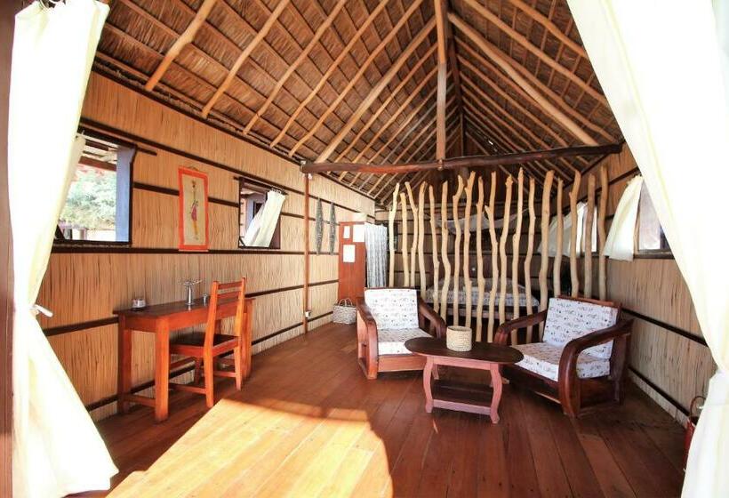 هتل Ecolodge Du Menabe