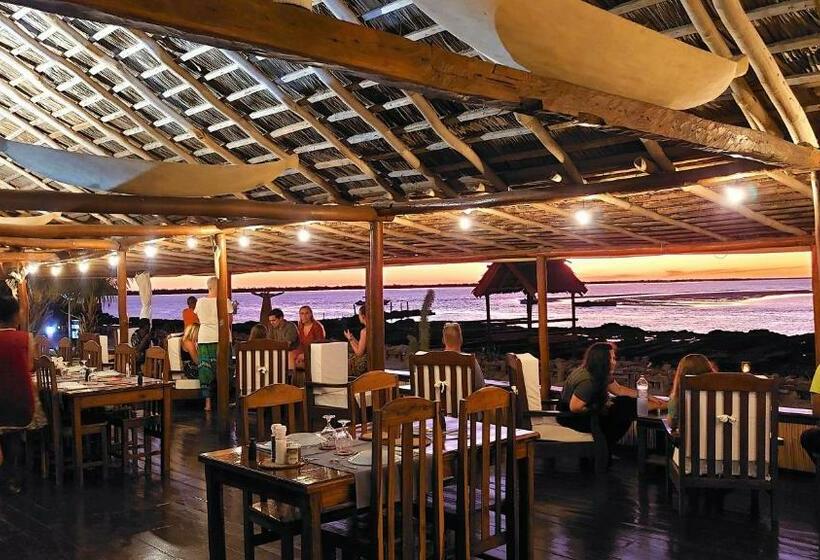 هتل Ecolodge Du Menabe