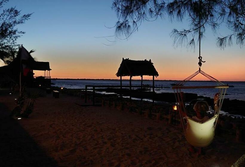 هتل Ecolodge Du Menabe