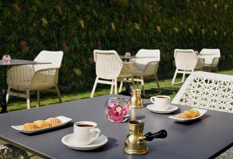 Отель Marriott Executive Apartments Al Khobar