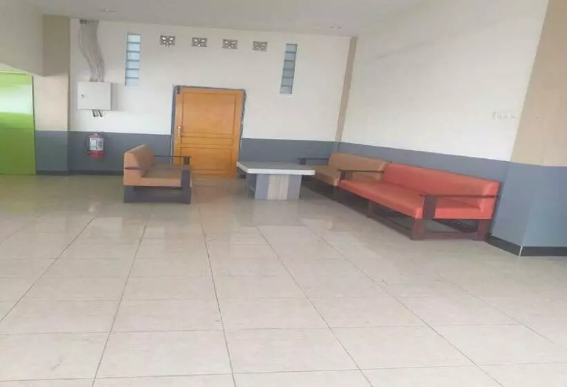 ホテル Penginapan Anak Raja  Sampit Syariah