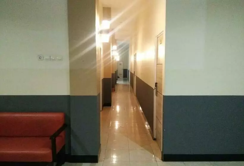 ホテル Penginapan Anak Raja  Sampit Syariah