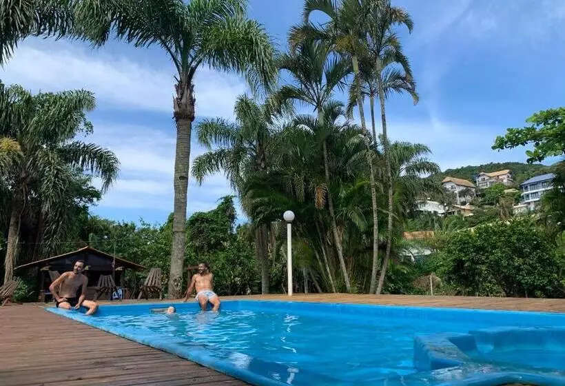 ユースホステル Pousada Em Bombinhas Jardin Flamingo