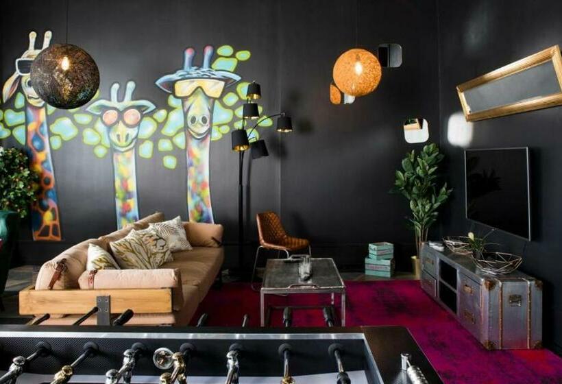 هتل P182 Hidden Hostel