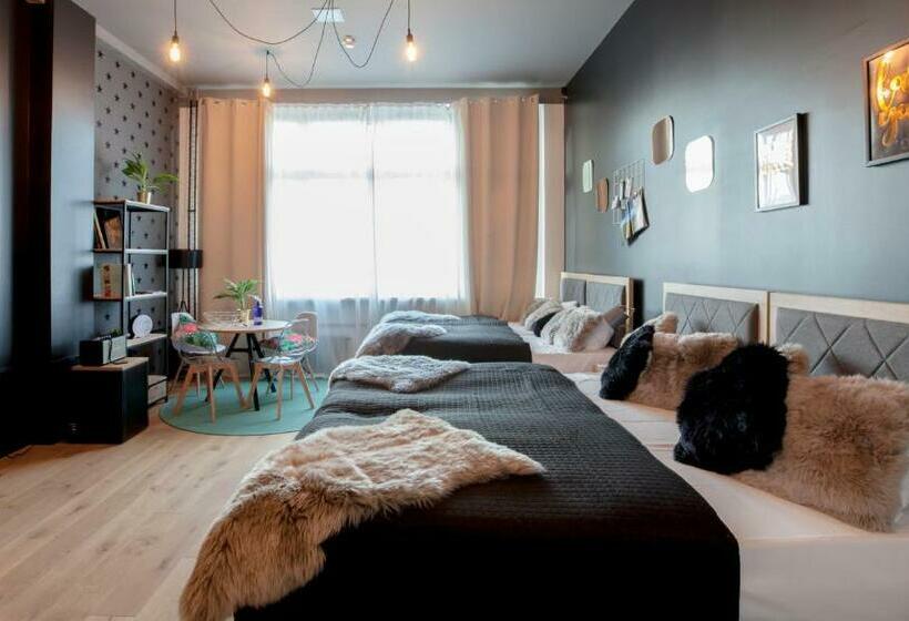 هتل P182 Hidden Hostel