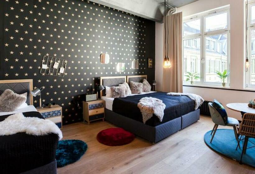 هتل P182 Hidden Hostel