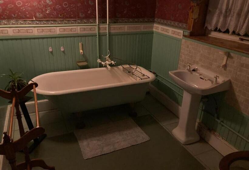 بنسيون Old Mill Inn