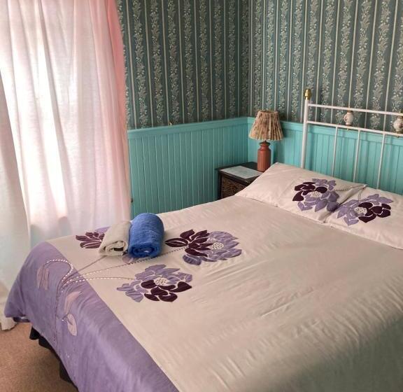 بنسيون Old Mill Inn