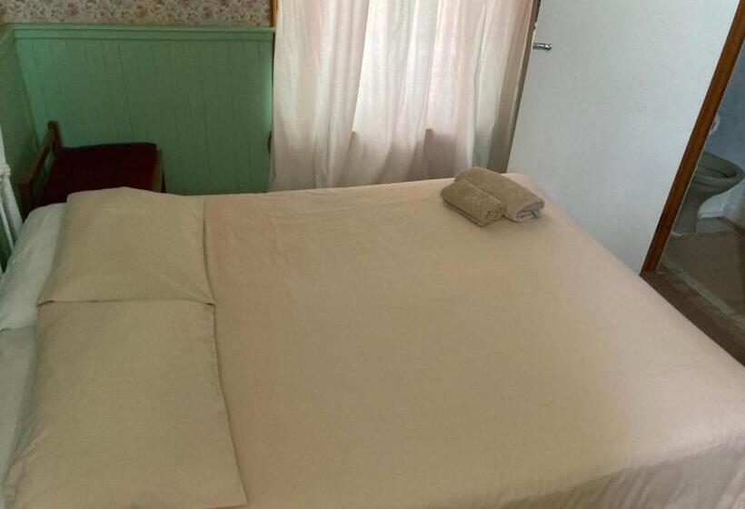 بنسيون Old Mill Inn