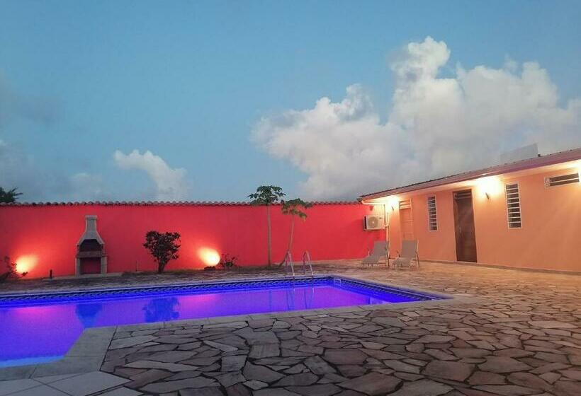 Pensionat Studio Neuf, Piscine Et Carbet à La Villa Pierre