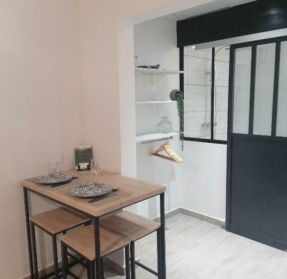 Pensionat Studio Neuf, Piscine Et Carbet à La Villa Pierre