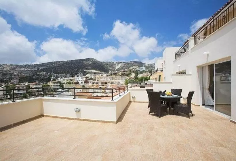 Club Coral View Resort