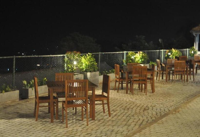 Amaara Sky Hotel Kandy