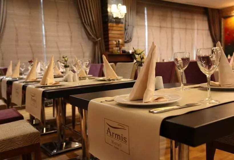 Hotel Armi̇s