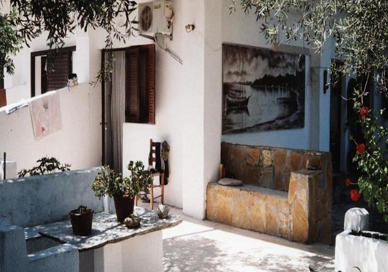 فندق Dina S Rooms