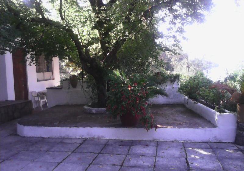 فندق Dina S Rooms