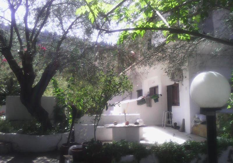 فندق Dina S Rooms