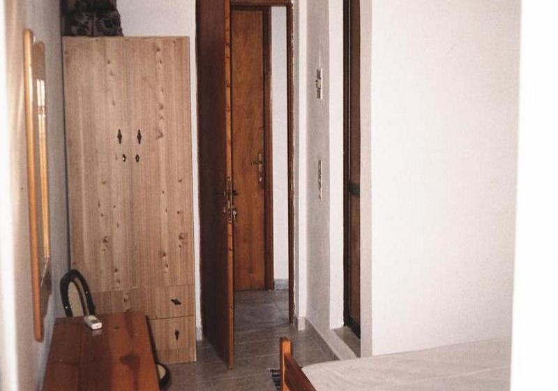 فندق Dina S Rooms