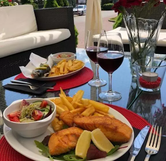 فندق Gdańsk Dworek Banino