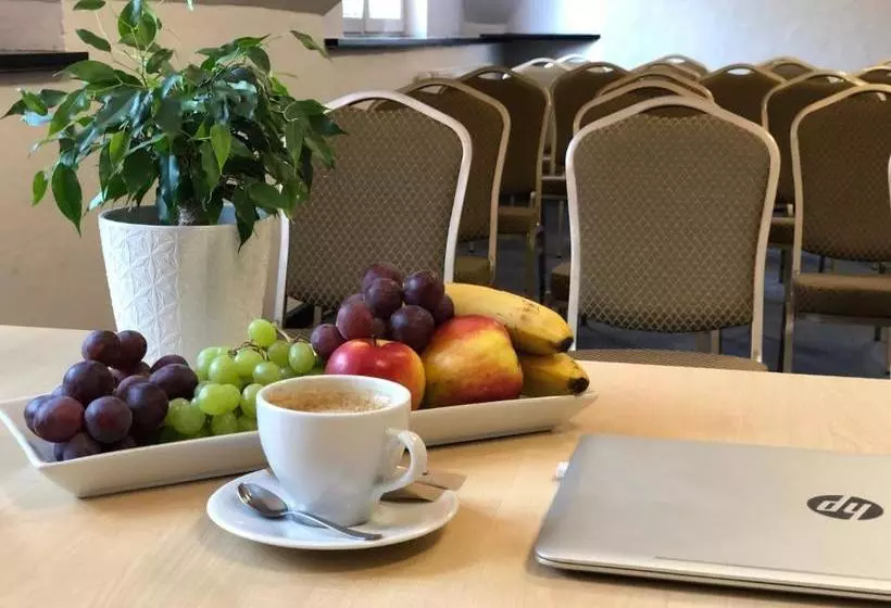 فندق Gdańsk Dworek Banino