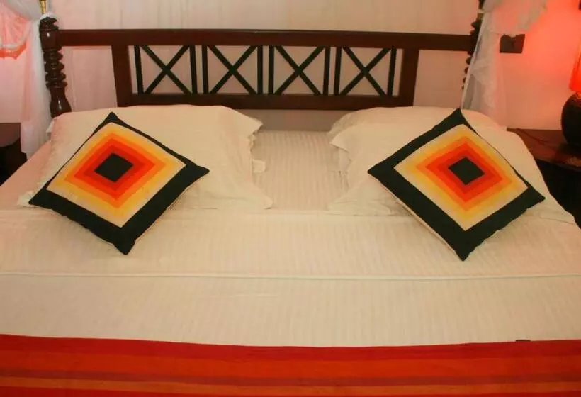 هتل Flower Garden