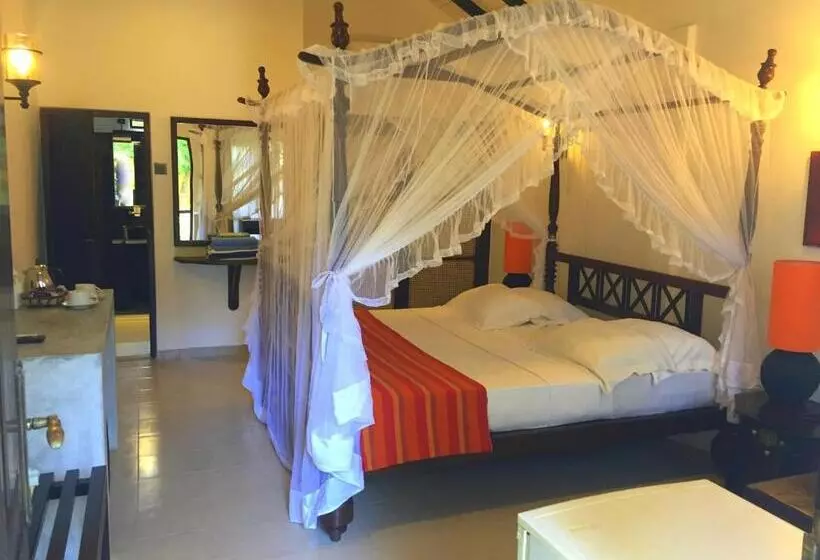 هتل Flower Garden