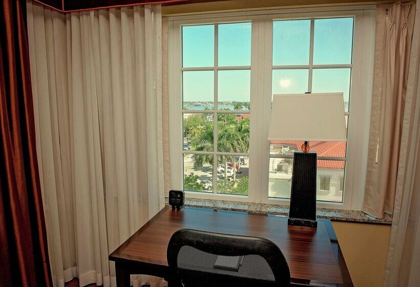 ホテル Hampton Inn & Suites Bradenton Downtown Historic District