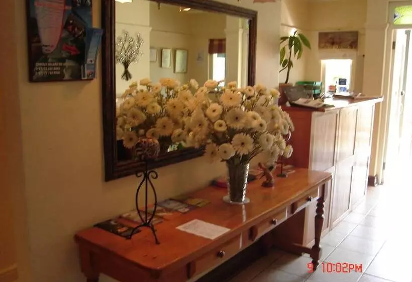 בית מלון כפרי Knysna Wayside Inn