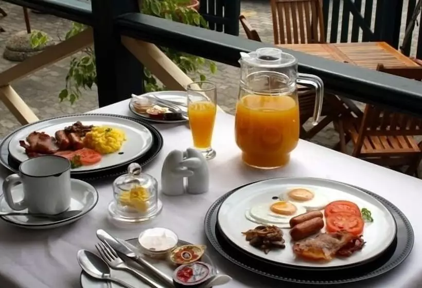 בית מלון כפרי Knysna Wayside Inn