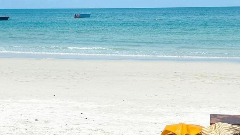 호텔 Lalune Beach Resort