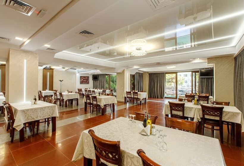 فندق Lira Pacific Apart