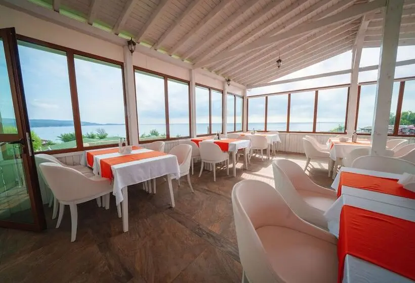 ホテル Perla Beach Luxury   All Inclusive & Free Beach Access