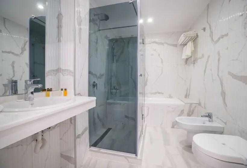 ホテル Perla Beach Luxury   All Inclusive & Free Beach Access