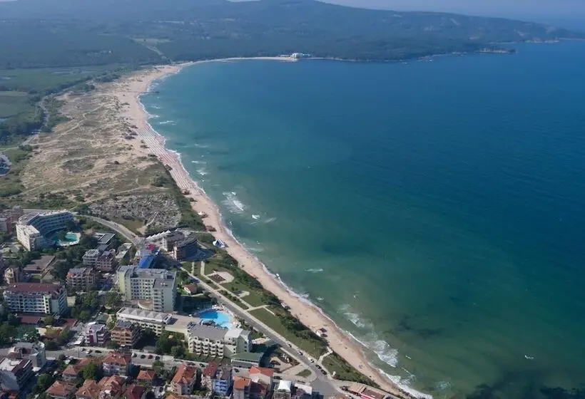 ホテル Perla Beach Luxury   All Inclusive & Free Beach Access