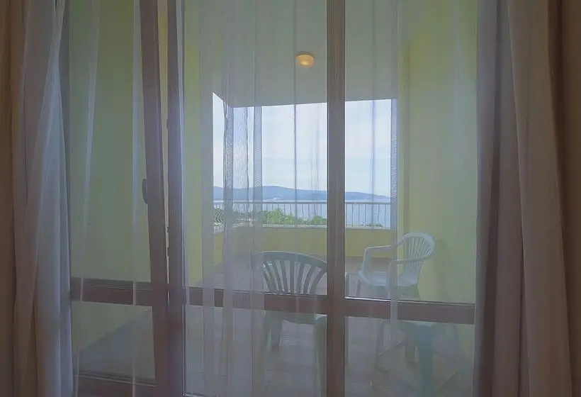 ホテル Perla Beach Luxury   All Inclusive & Free Beach Access